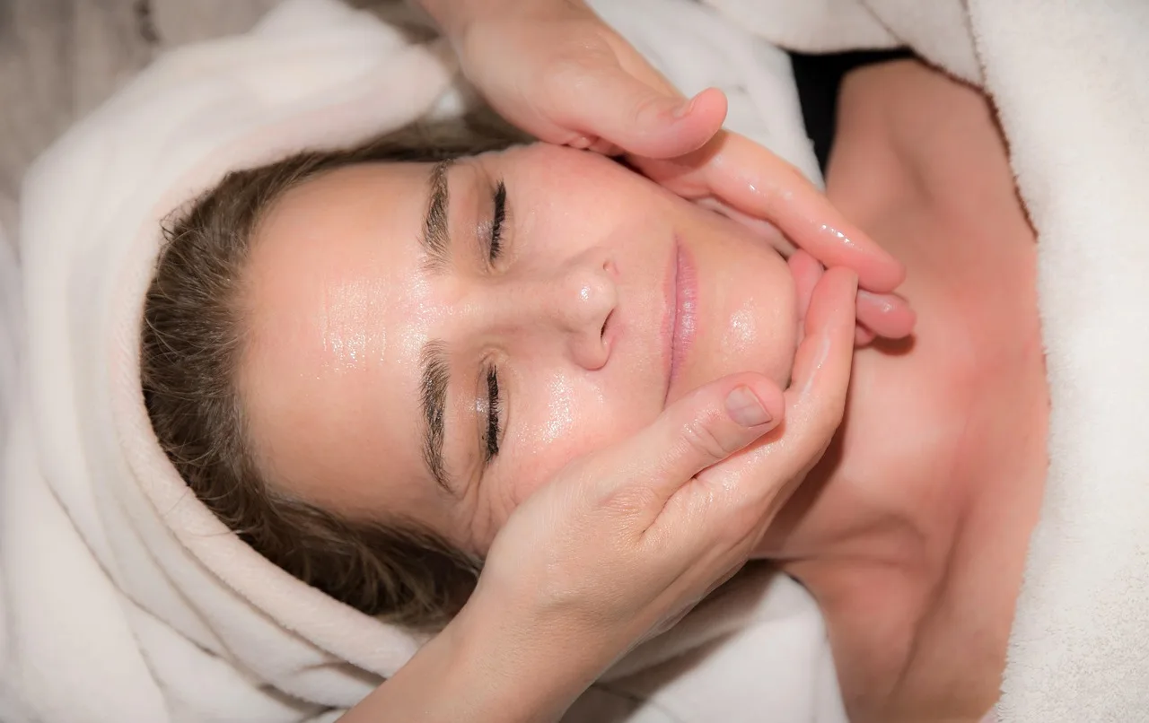 lätthet, kvinna, sova, ung, behandling, hud, hälsa, massage, a, jämnmod, vuxen, söt, ansikte, livsstil, behandling, behandling, massage, massage, massage, massage, massage