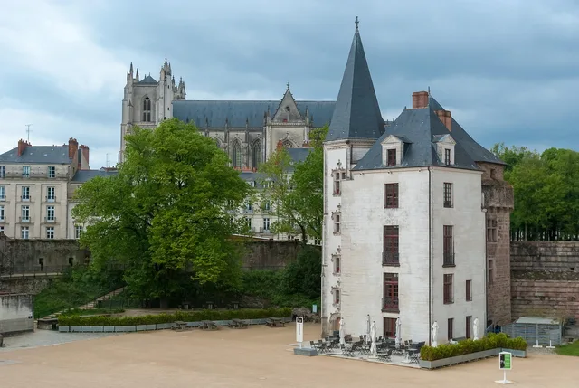 bretagne, frankrike, slott, the castle of the dukes of brittany, loire atlantique, nantes, stanna kvar, holiday, resor. Hur följer ni upp en medarbetarundersökning?